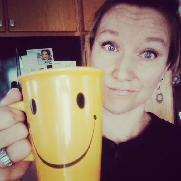 Meet your Posher, Liv - Picture 1 of 3